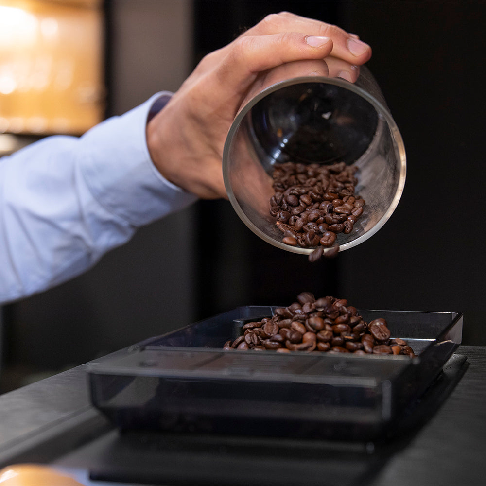 Cecotec Cremmaet Touch OCS Cafetera Automática Con Pantalla Táctil 8 Perfiles Recetario De 15 Bebidas Y Leche