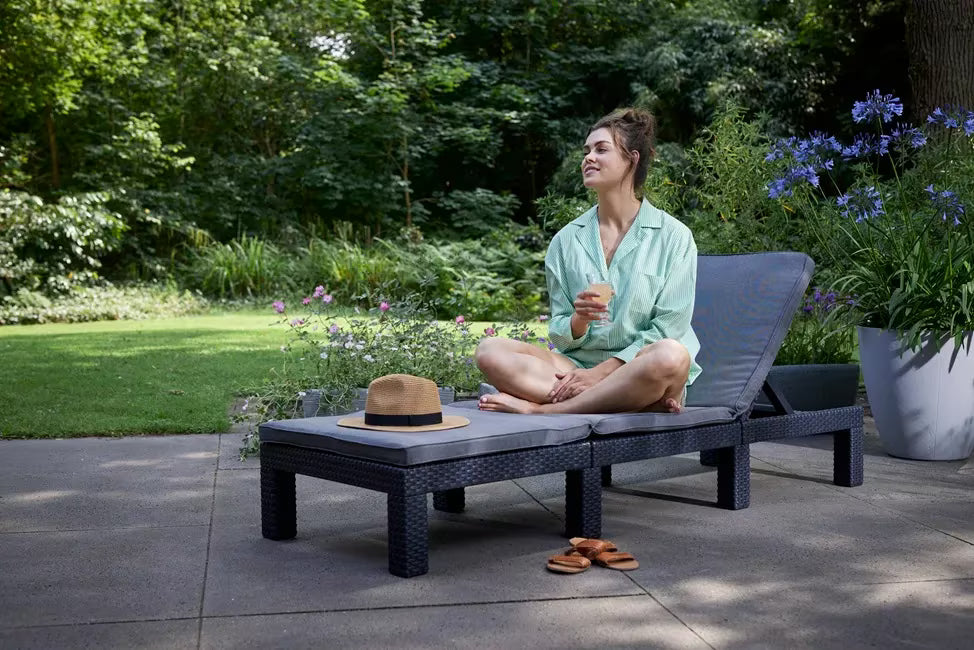 Keter - Tumbona de exterior Daytona Deluxe grafito