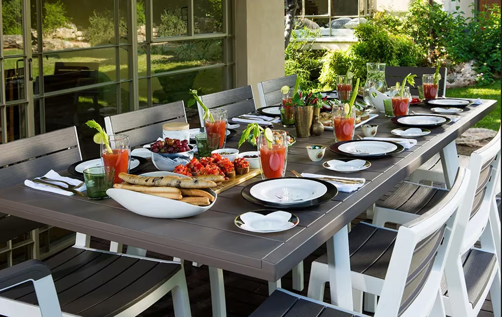 Keter - Mesa de comedor de exterior extensible Harmony blanco/capuchino