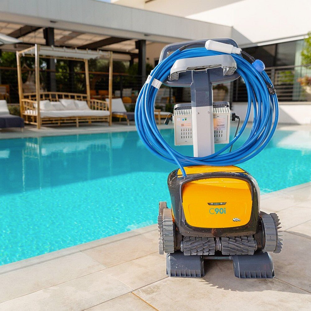 Dolphin - C90i Robot limpiafondos piscina pública - BricoandPool