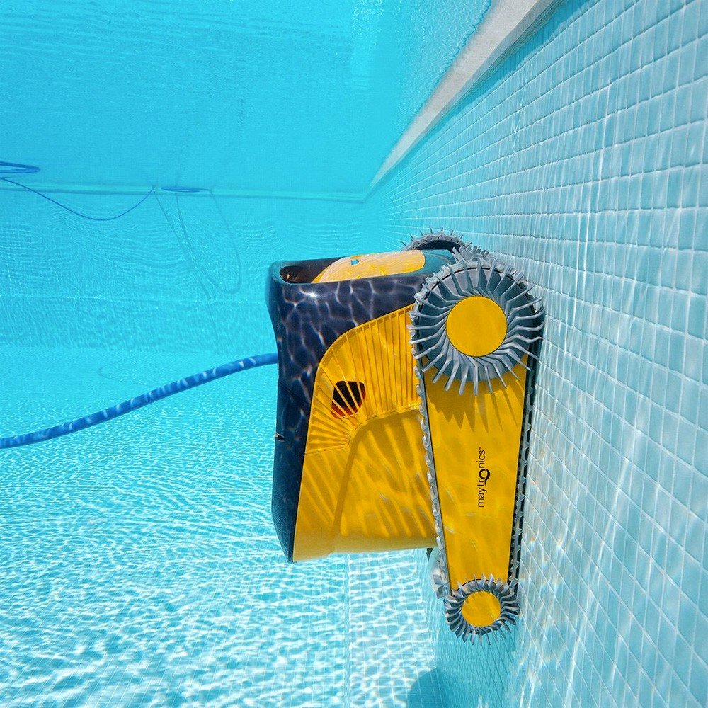 Dolphin - C90i Robot limpiafondos piscina pública - BricoandPool
