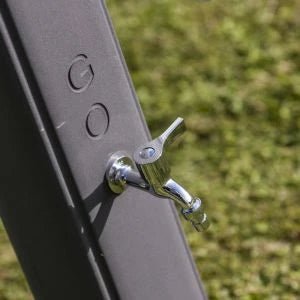 Gre - Ducha solar de polietileno negro con lavapiés - 19l - BricoandPool