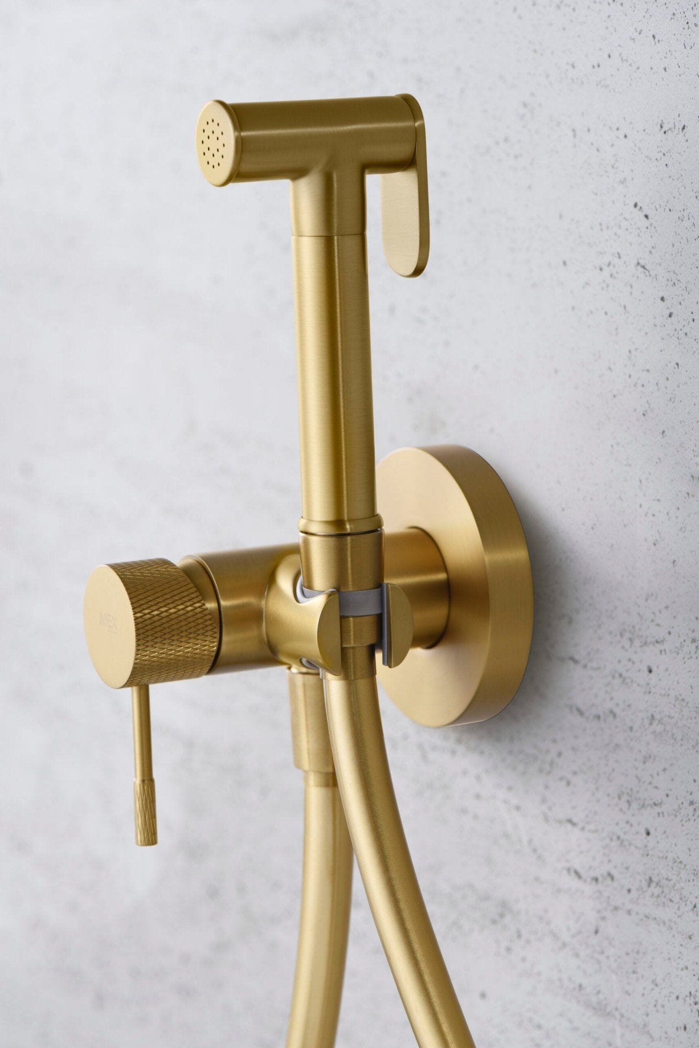 Grifería de Imex - bidé empotrada monomando oro cepillado serie Line - BricoandPool