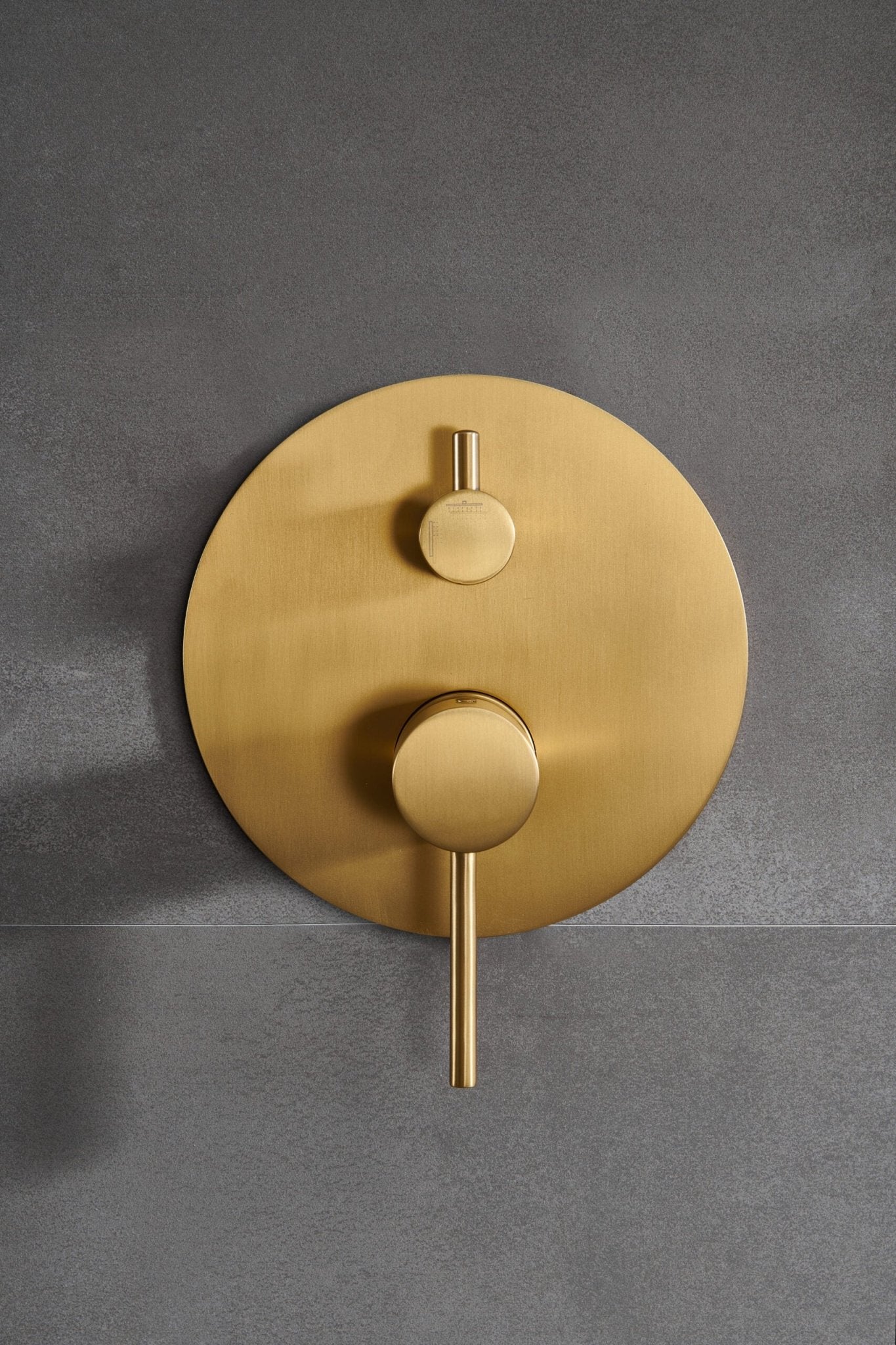 Imex - Conjunto ducha monomando empotrado Tívoli oro cepillado - BricoandPool