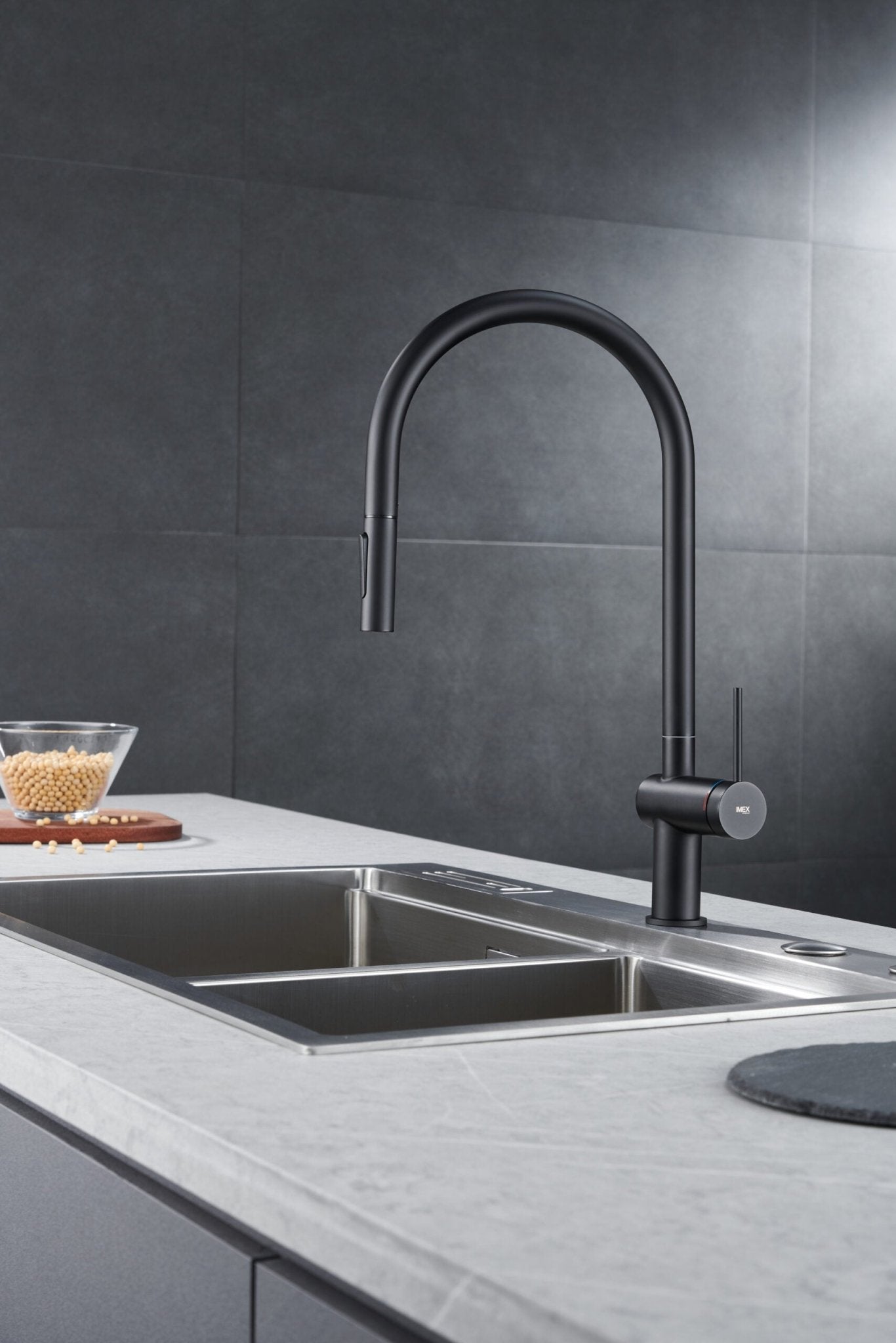 Imex - Grifo de cocina BERNA negro mate - BricoandPool