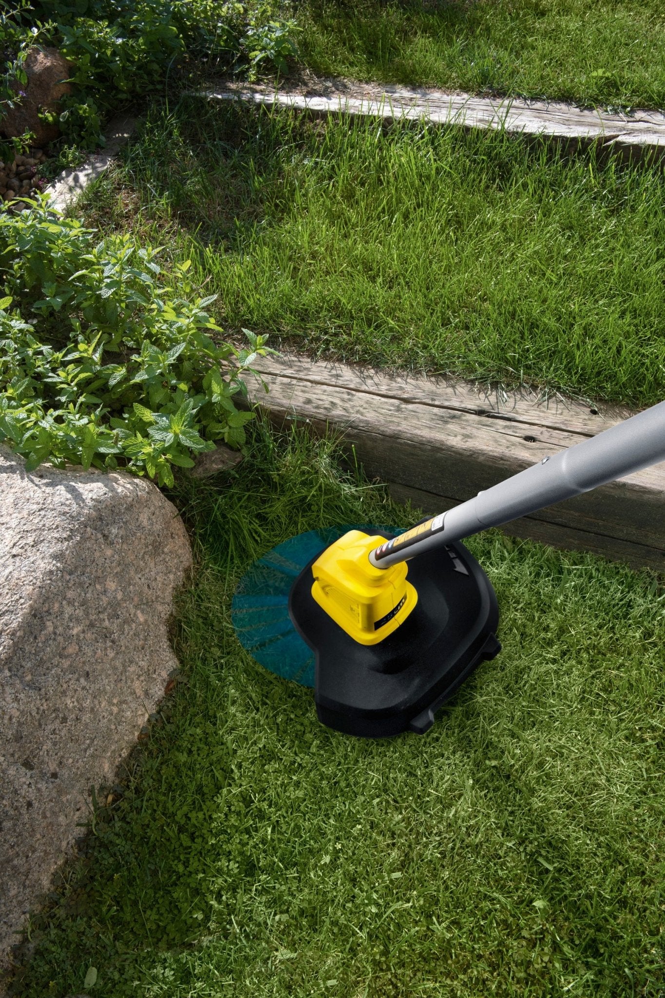 Karcher – Cortabordes a batería LTR 18 - 25 - BricoandPool