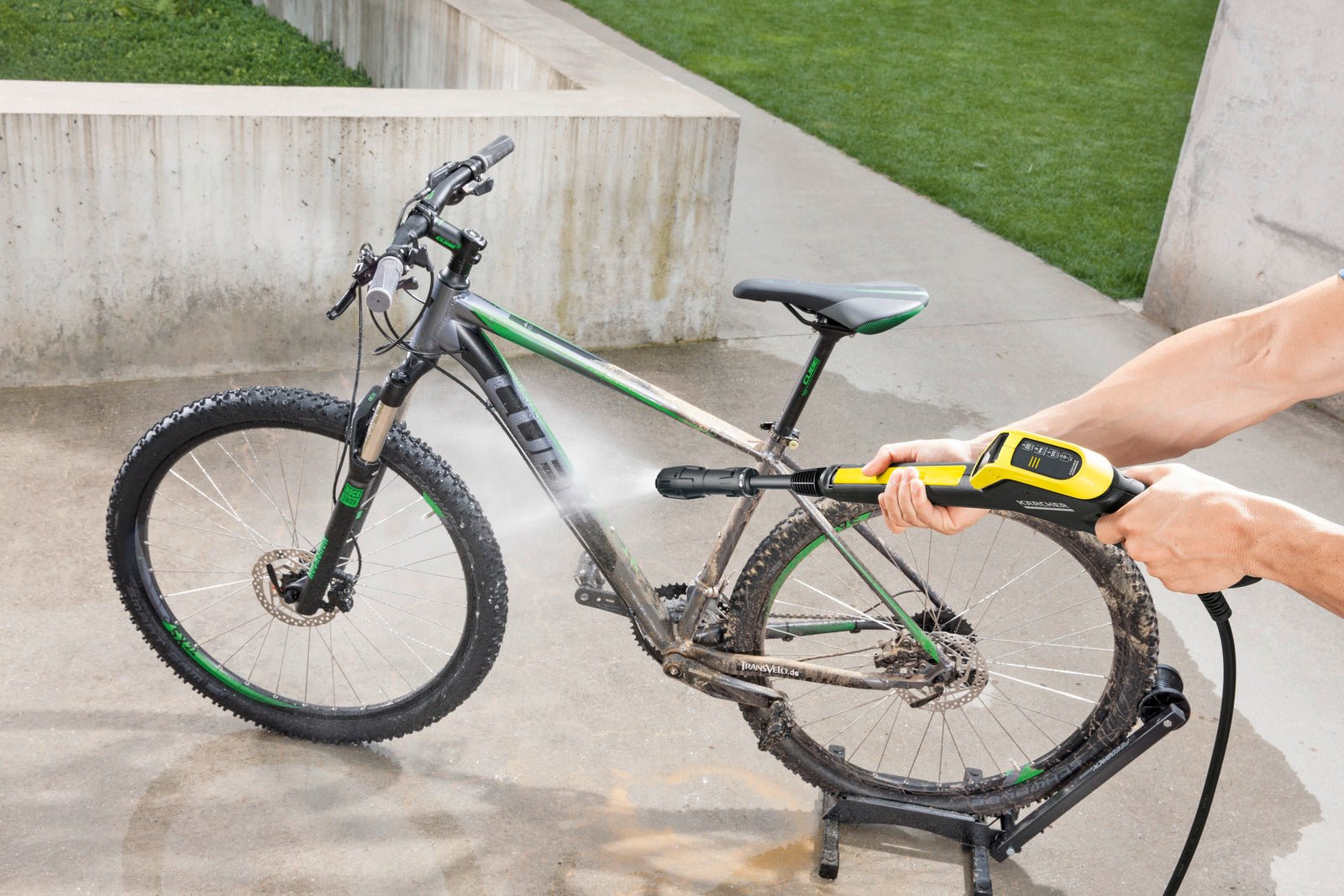 Karcher - Hidrolimpiadora K4 Power Control Car - BricoandPool