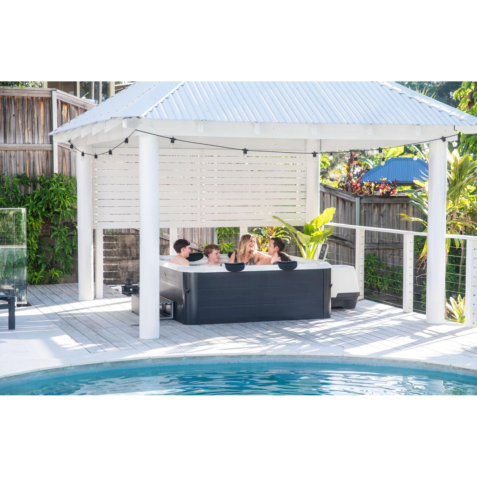 MSpa – Spa rígido cuadrado Oslo Aero Plus 4–6 personas - BricoandPool