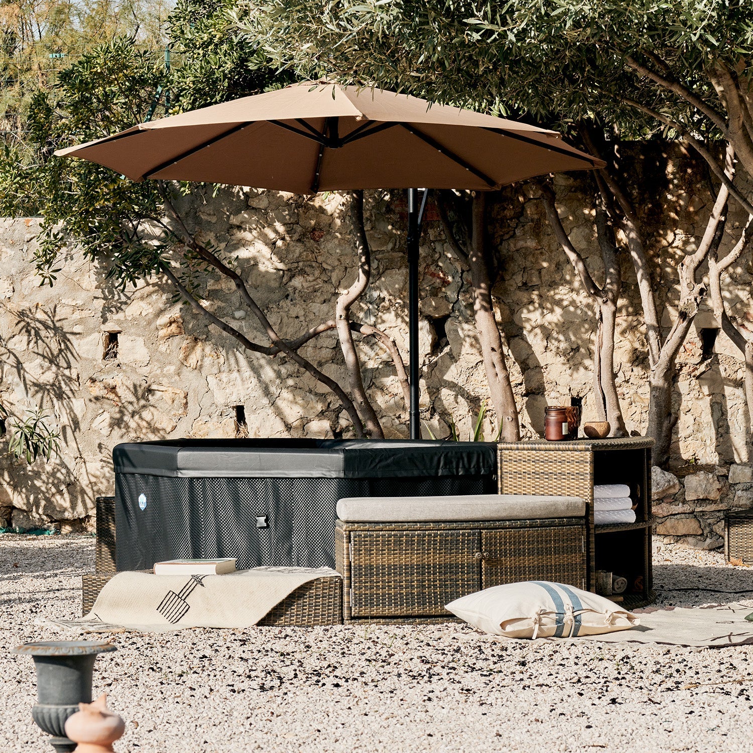 NetSpa - Spa hinchable Octopus + Mobiliario - BricoandPool