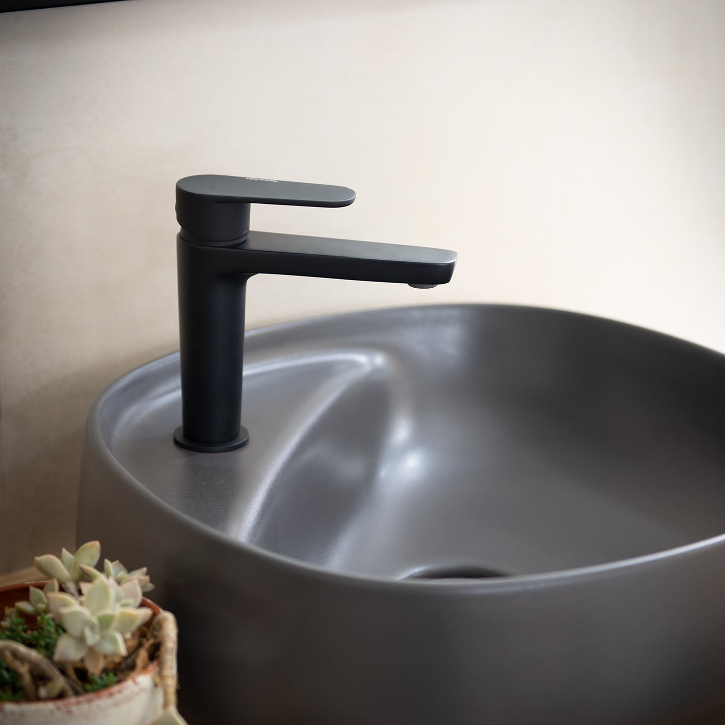 Ramon Soler - Grifo de lavabo monomando Alexia negro mate - BricoandPool