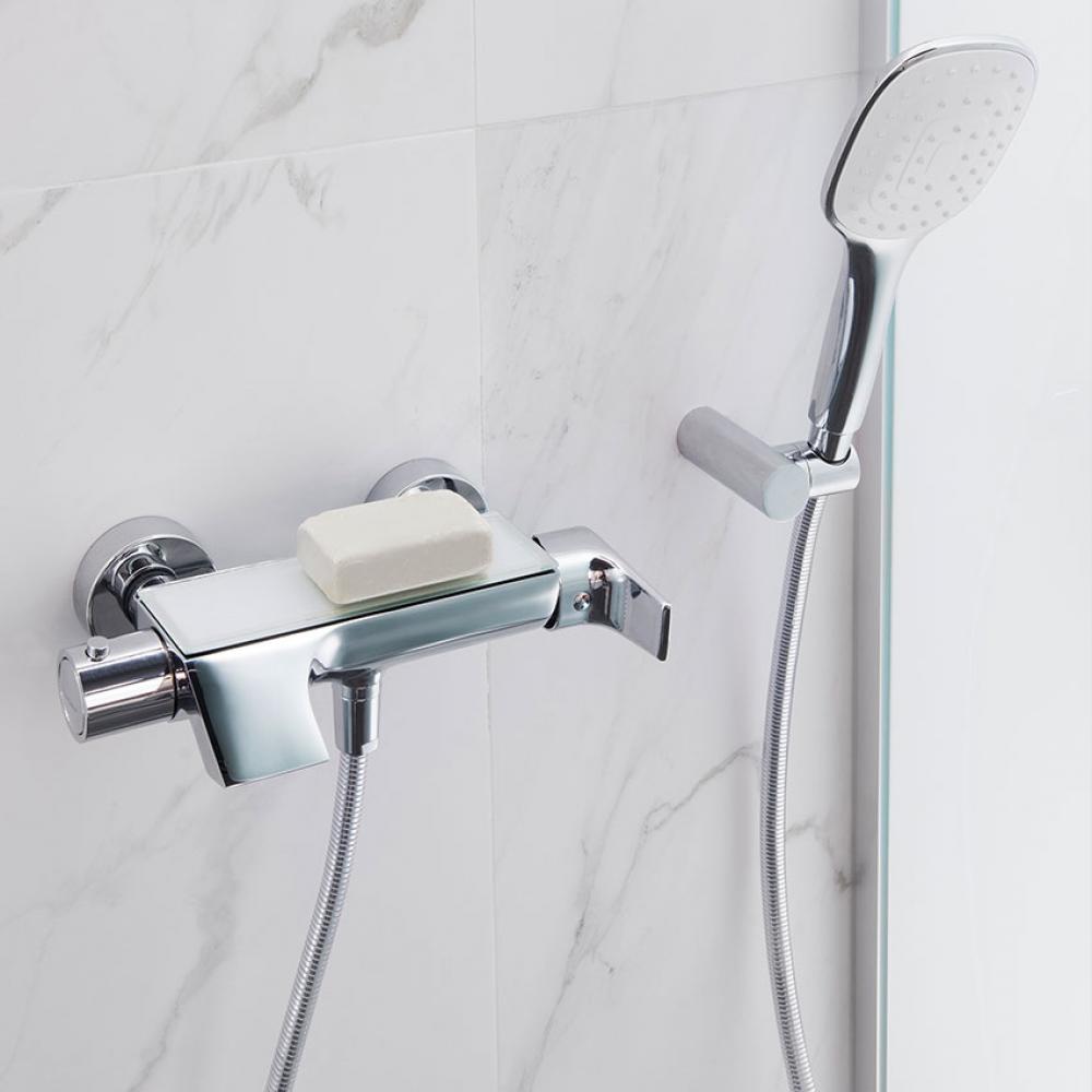 Ramon Soler - Grifo monomando de baño - ducha Urban Chic con inversor integrado, salida cascada y repisa de vidrio cromo - BricoandPool