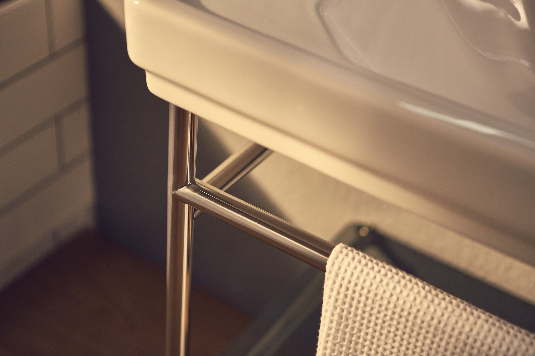 Roca - Estructura base con repisa Carmen Unik de cristal y lavabo - BricoandPool