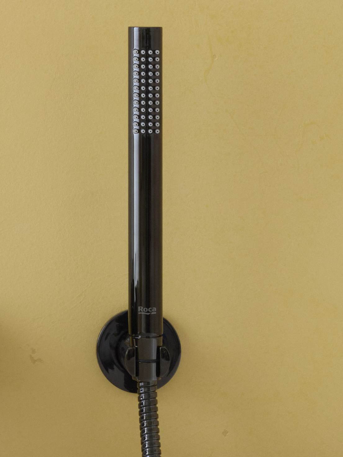 Roca - Flexo metálico universal de 1,70 m Negro Titanio A5B3850CN0 - BricoandPool