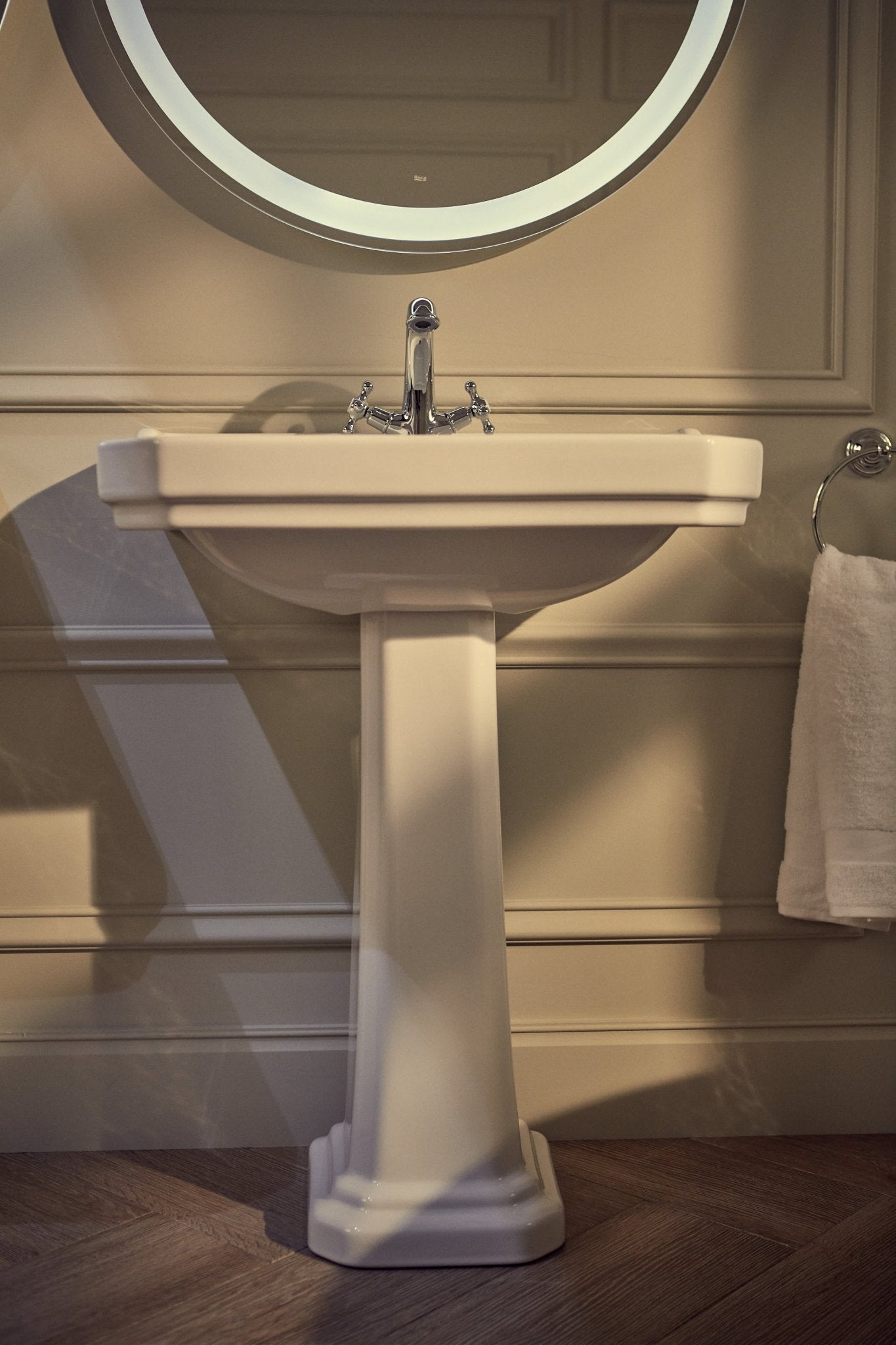 Roca - Lavabo Carmen mural con un orificio - BricoandPool