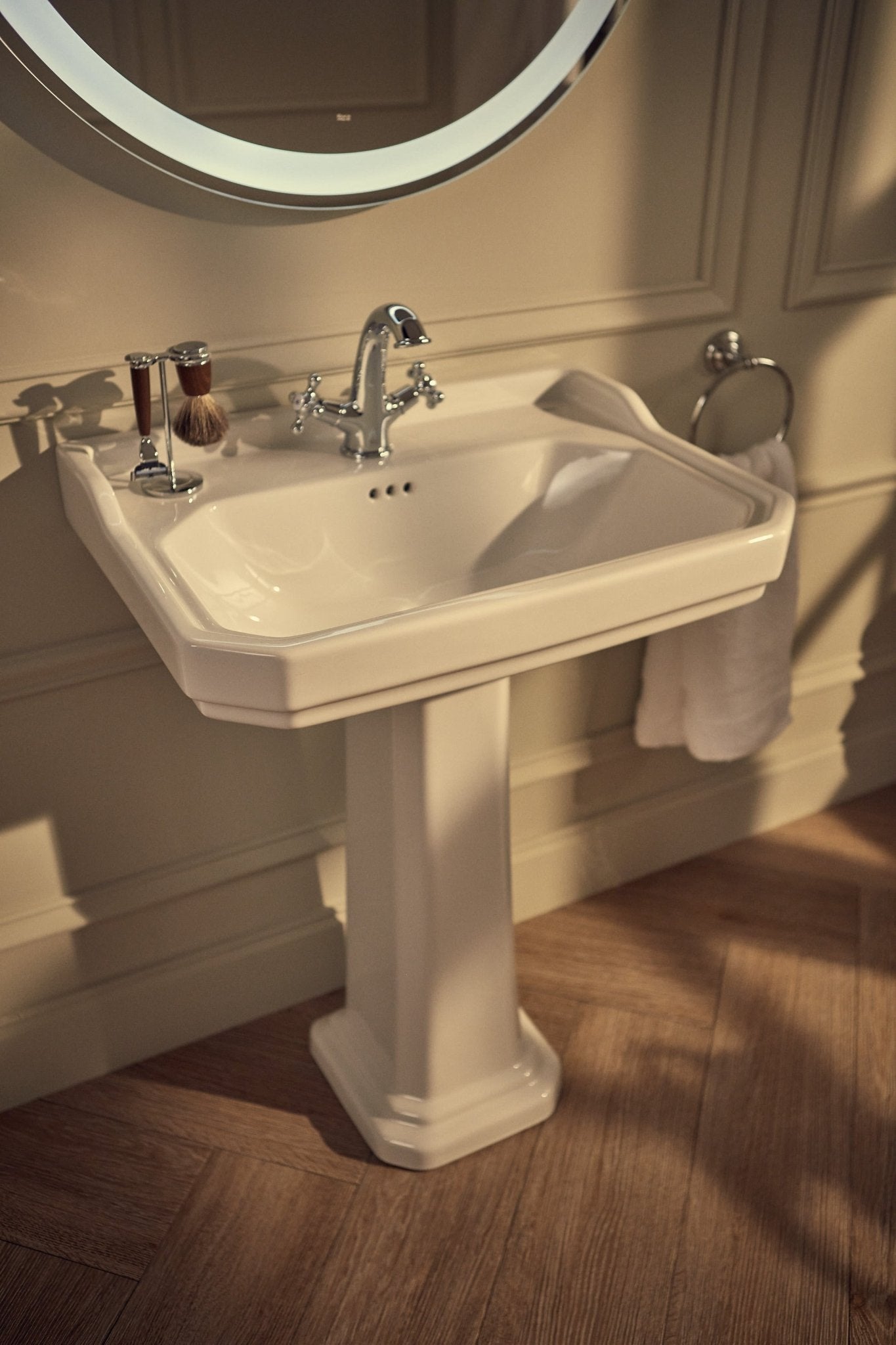 Roca - Lavabo Carmen mural con un orificio - BricoandPool