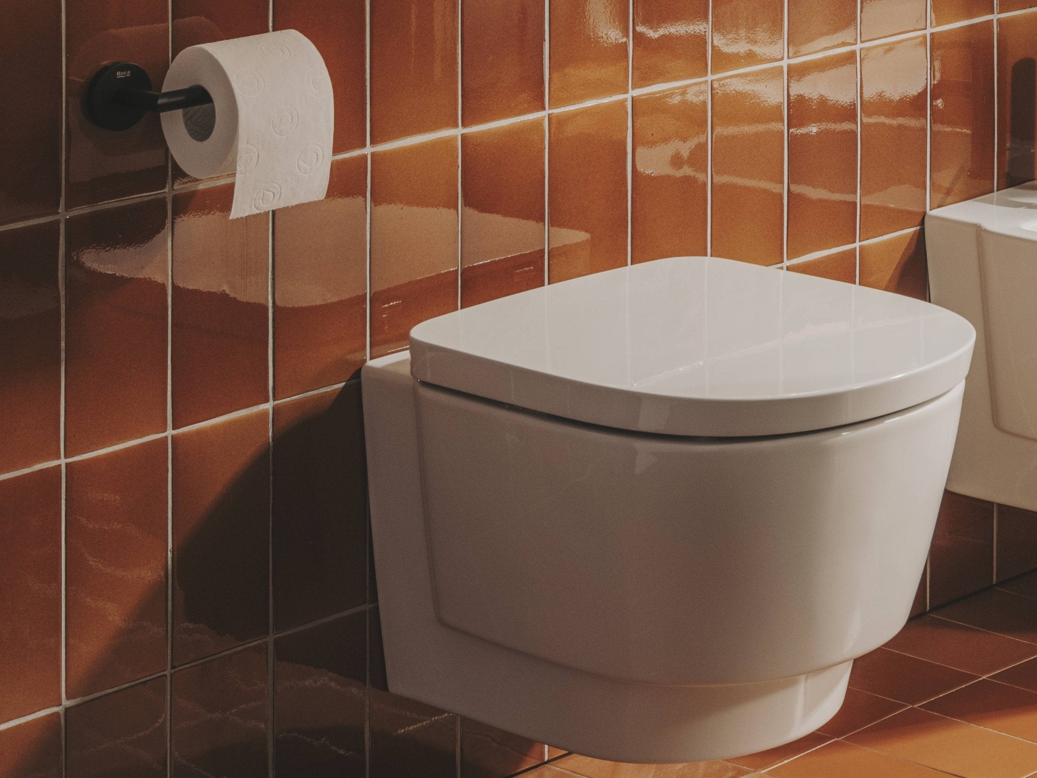 Roca - Portarrollo sin tapa Hotels Round Negro Mate A817582C40 - BricoandPool